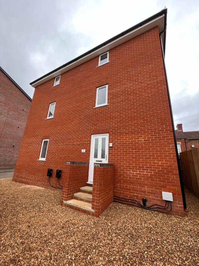 Superb Modern Flat In Northampton, Parking &Ev Διαμέρισμα Εξωτερικό φωτογραφία