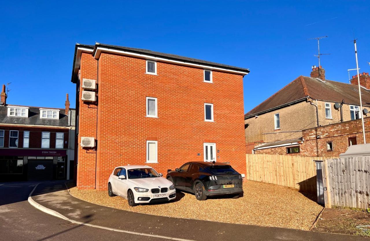 Superb Modern Flat In Northampton, Parking &Ev Διαμέρισμα Εξωτερικό φωτογραφία