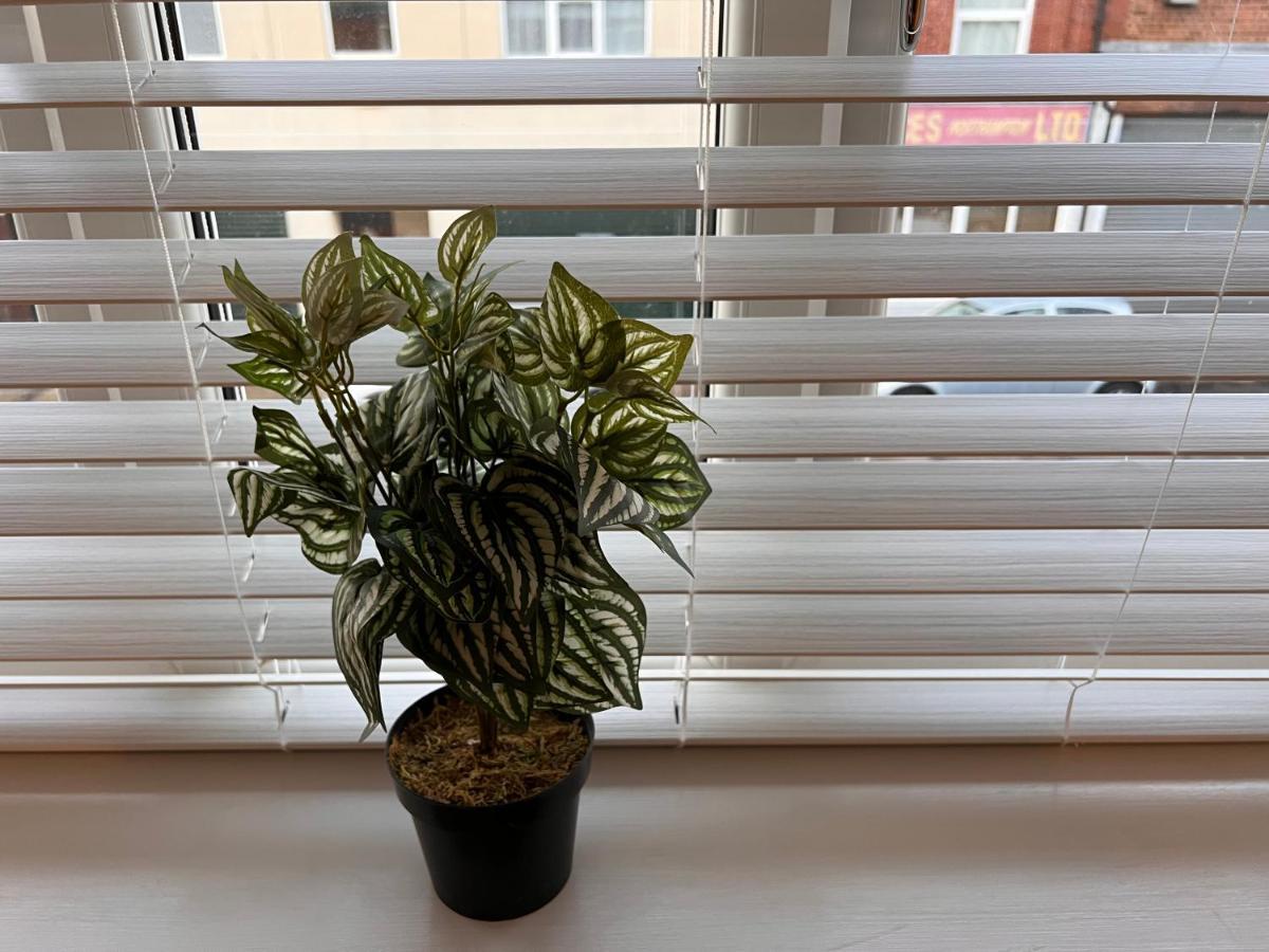 Superb Modern Flat In Northampton, Parking &Ev Διαμέρισμα Εξωτερικό φωτογραφία